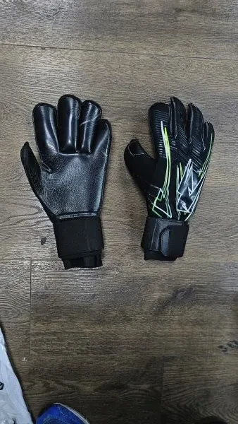 Caliar Neutrolite Goalkeeper Gloves