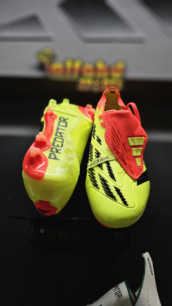 Adidas Predator FG 30